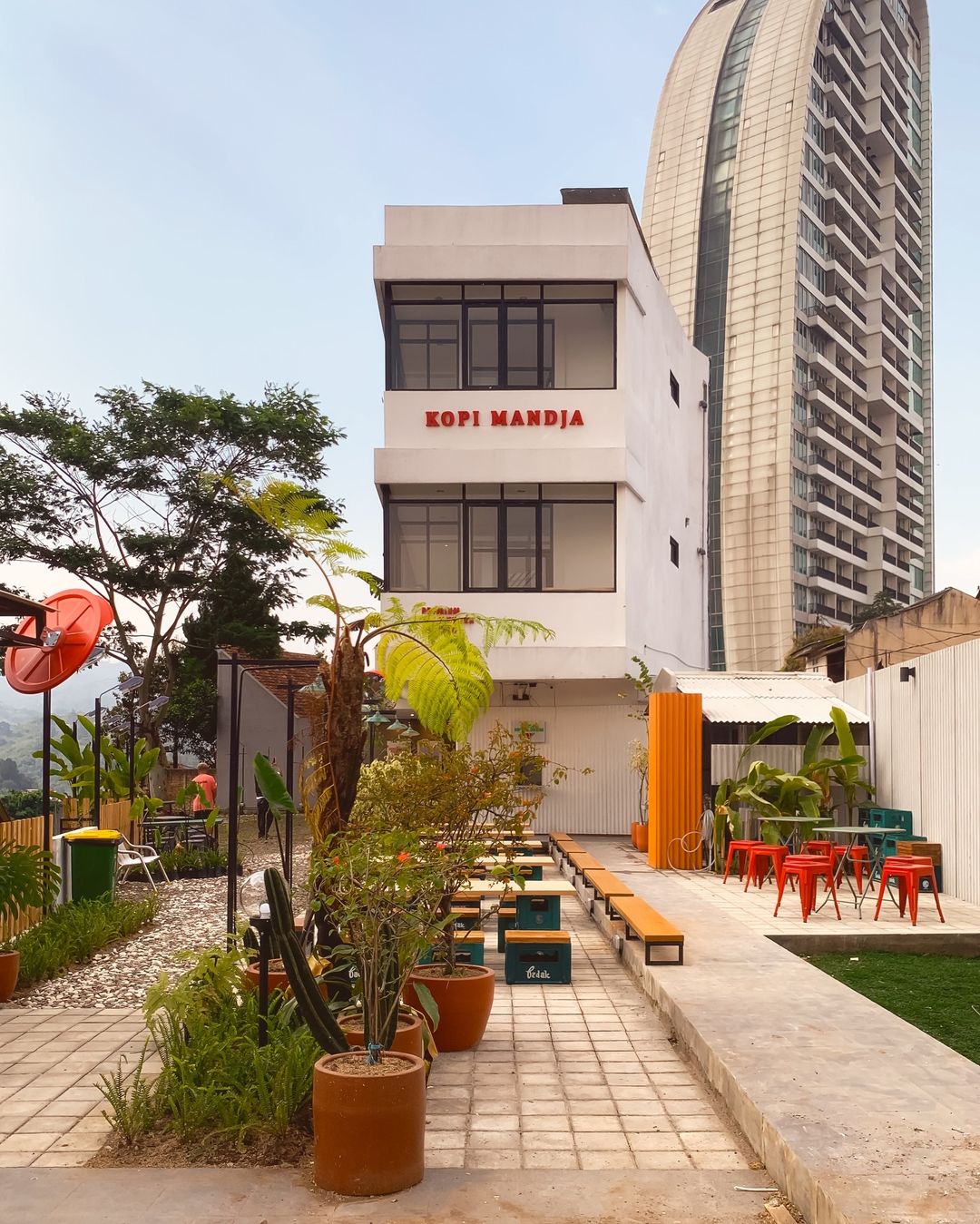 Warung Kopi di Jalan Ir Juanda: Saingan Rival Saat Citimall Datang